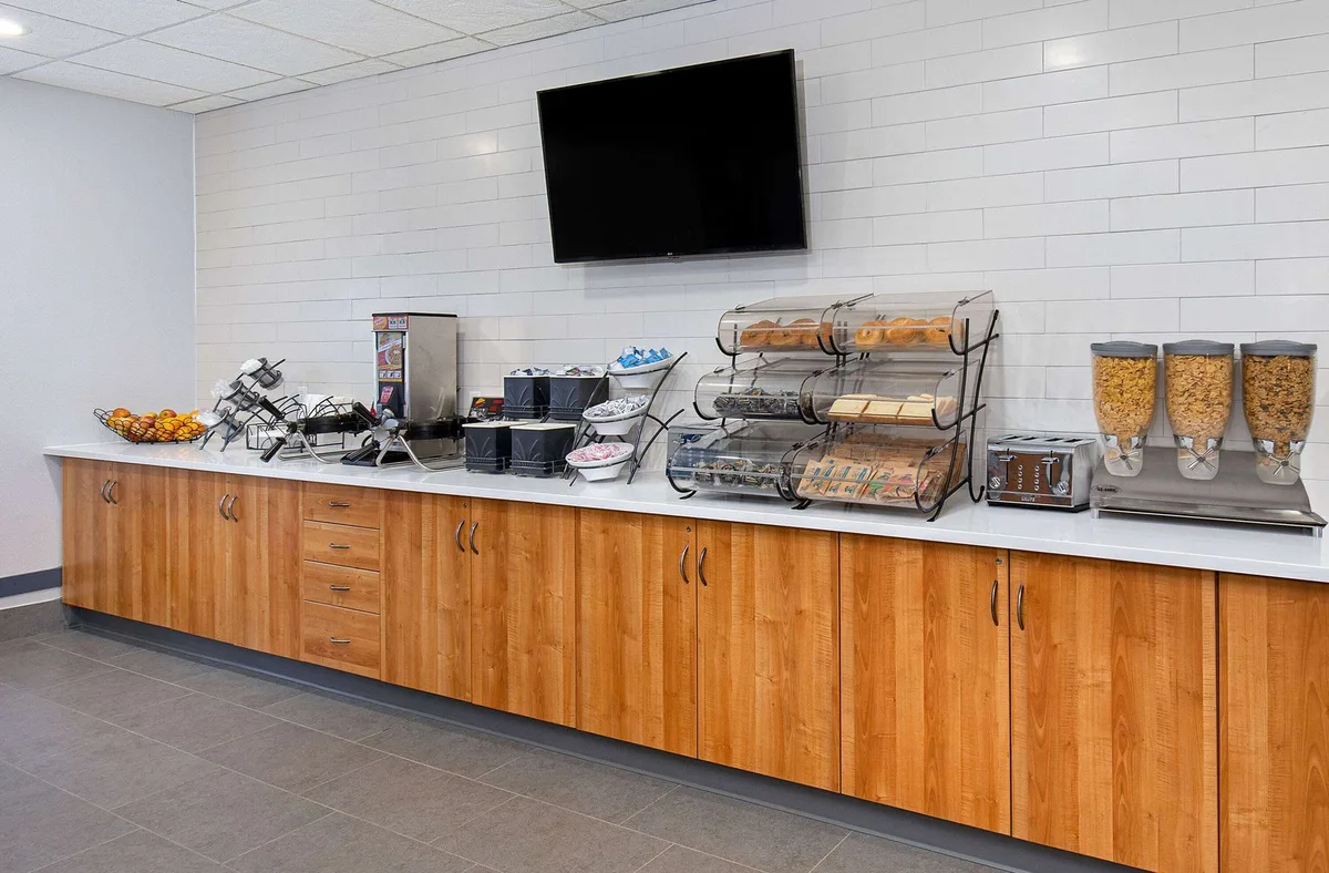 Microtel Inn & Suites by Wyndham Opelika — 2