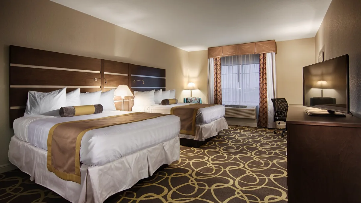 Best Western Plus College Station Inn & Suites