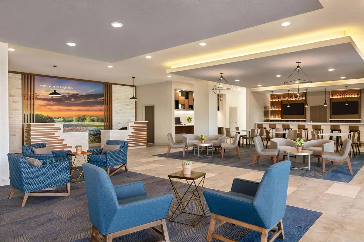 La Quinta Inn & Suites by Wyndham College Station North — 2