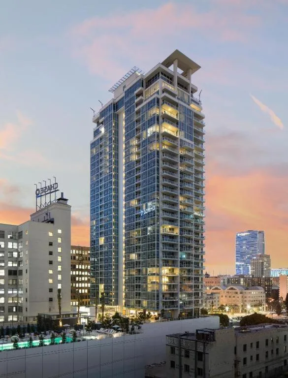 Level Downtown LA South Olive
