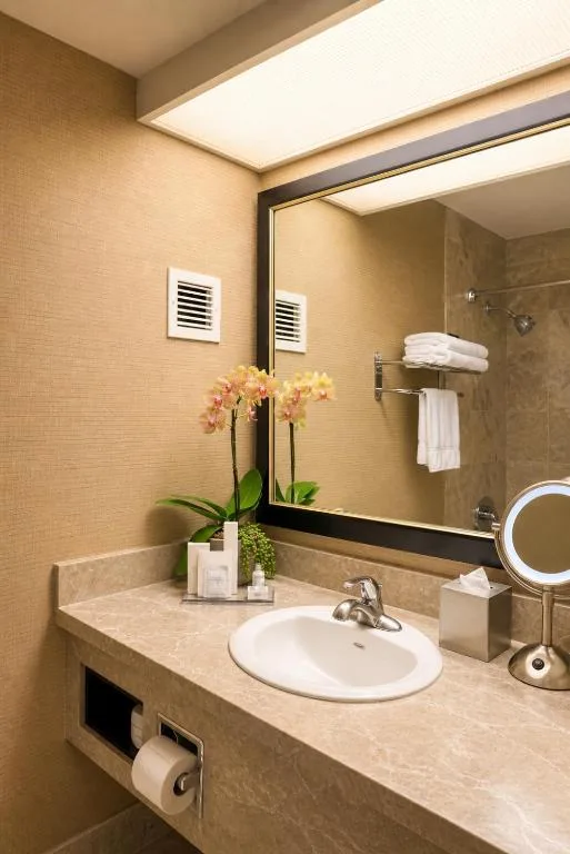 USC Hotel — 3