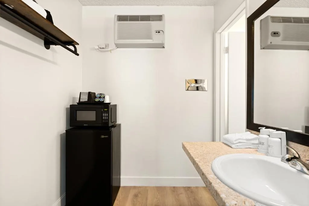 Vagabond Inn Los Angeles at USC — 3
