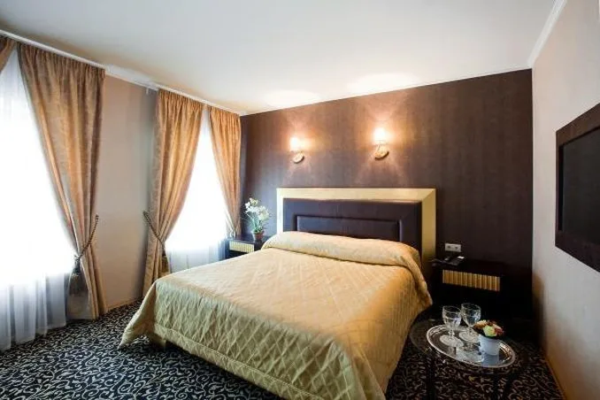 Blues Hotel — 2