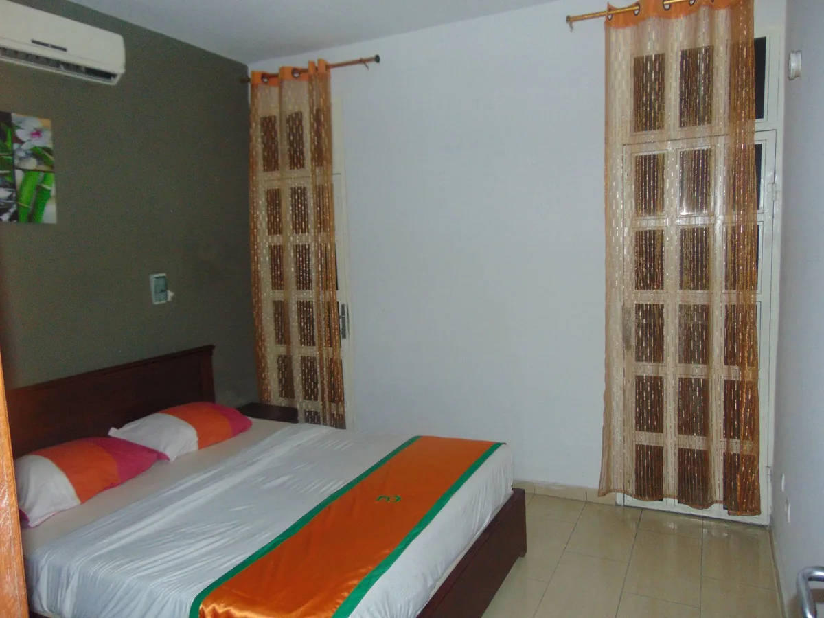 Emilton Hotel — 3