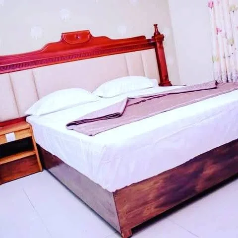 SAPHIR HOTEL — 2