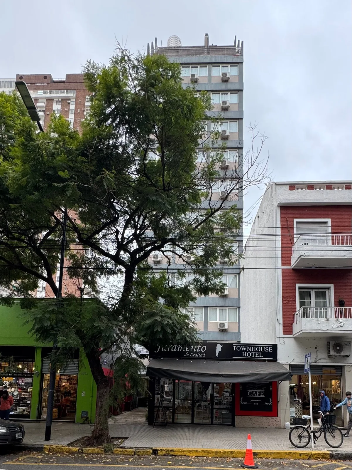 Hotel Juramento — 2