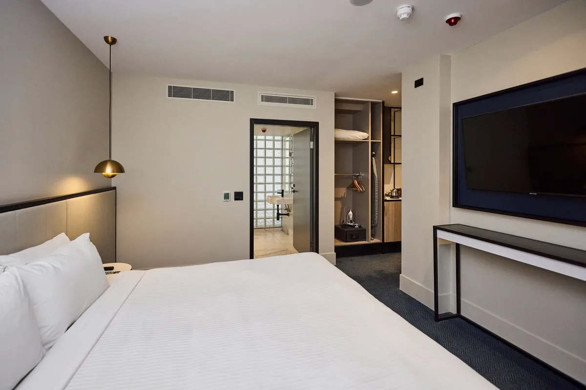 Brady Hotels Jones Lane — 2