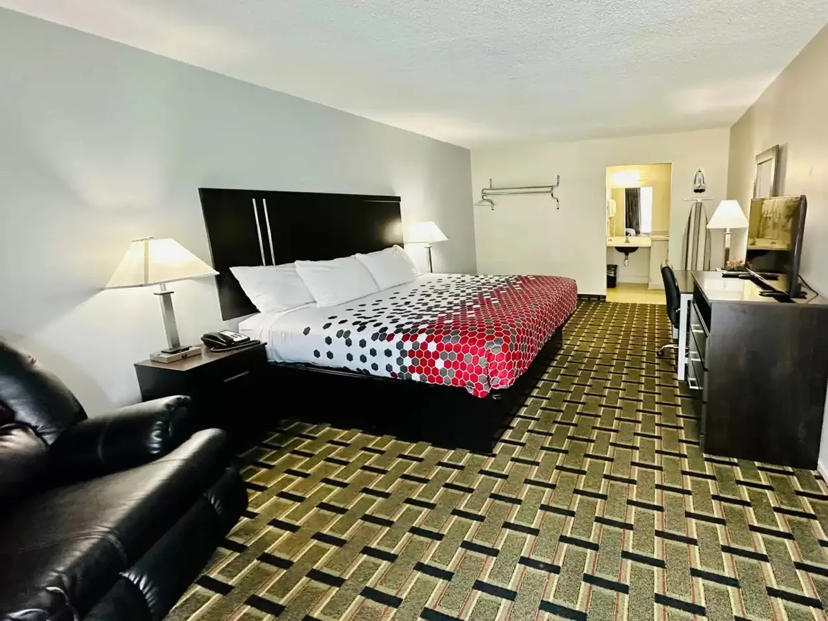 Econo Lodge Clemson - University Area — 3