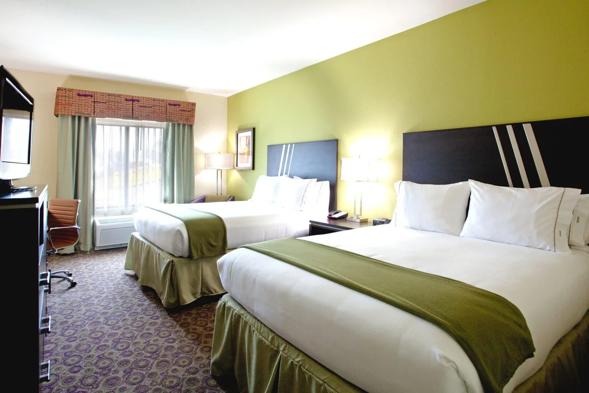 Holiday Inn Express & Suites Clemson - Univ Area by IHG — 3