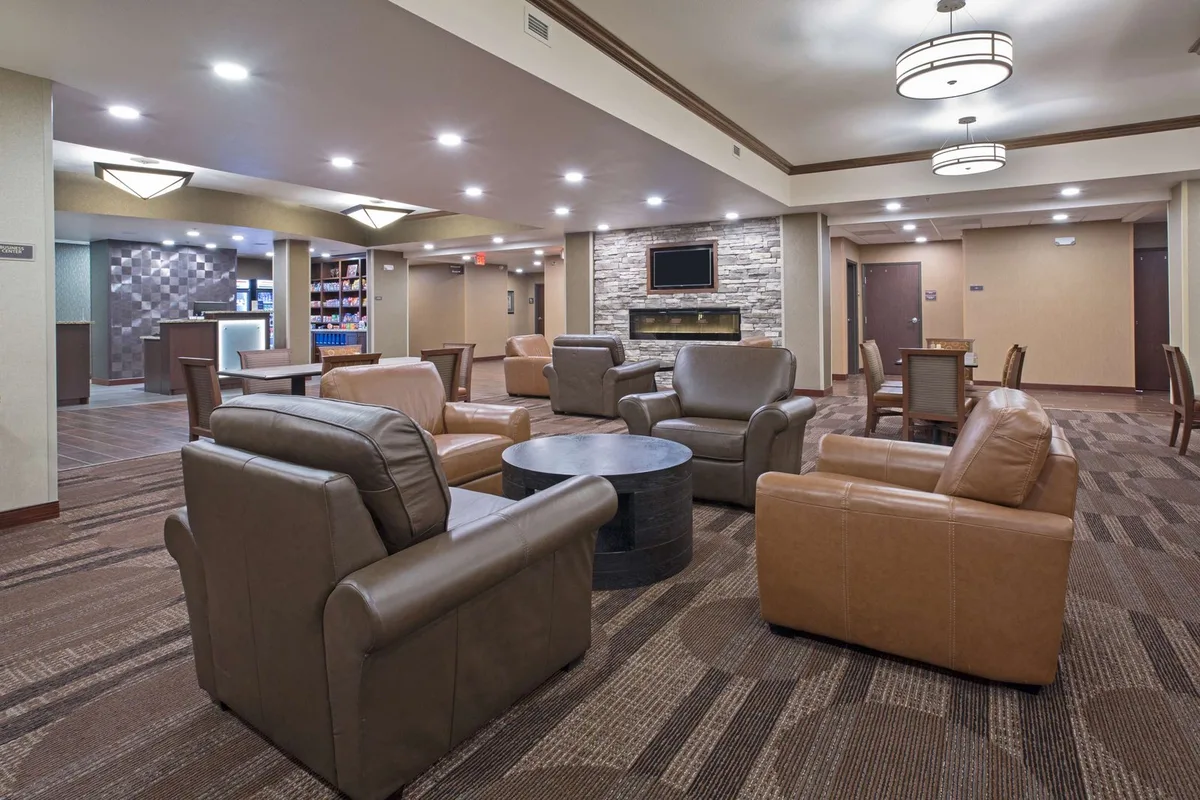 Best Western Plus Lincoln Inn & Suites — 3