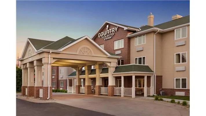 Country Inn & Suites by Radisson, Lincoln North Hotel and Conference Center, NE — 2