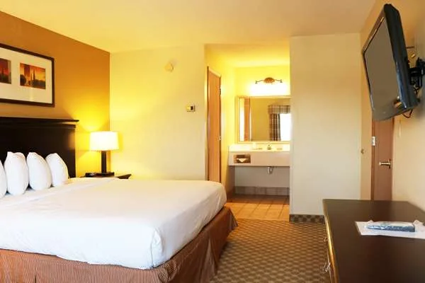 Country Inn & Suites by Radisson, Lincoln North Hotel and Conference Center, NE — 3
