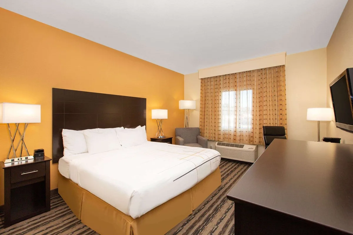 La Quinta Inn by Wyndham Lincoln — 2