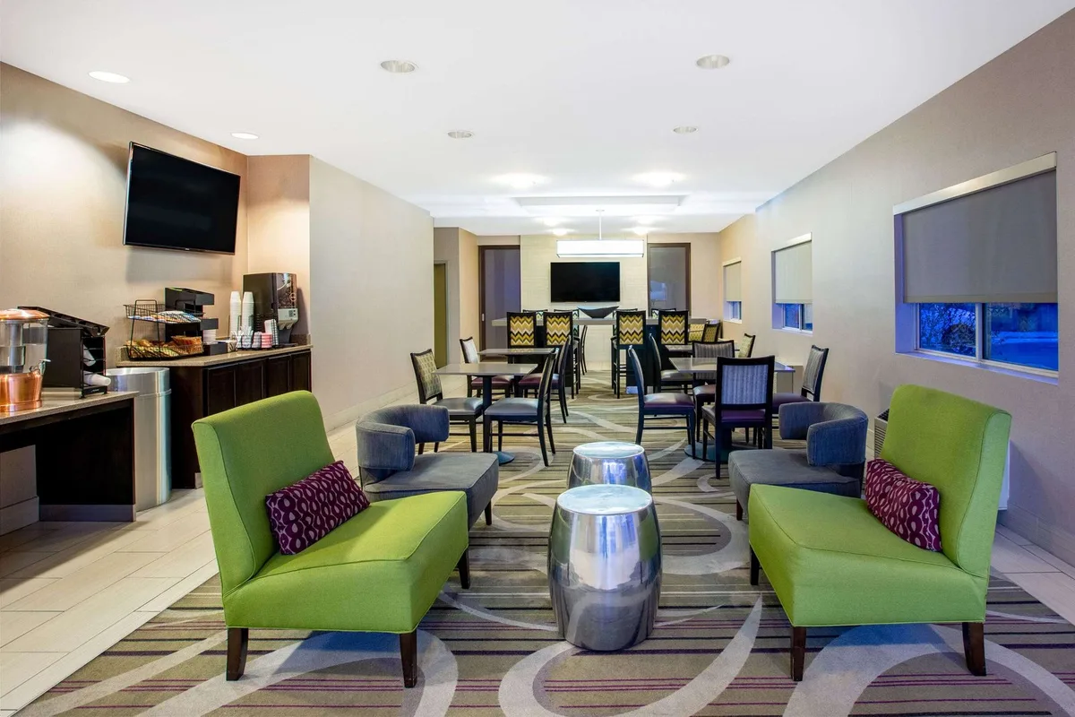 La Quinta Inn by Wyndham Lincoln — 3