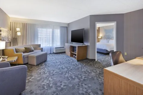 Courtyard by Marriott Secaucus Meadowlands — 2