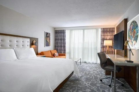 Renaissance Meadowlands Hotel — 3