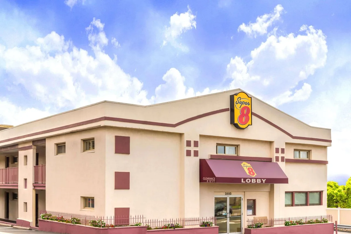 Super 8 by Wyndham North Bergen NJ/NYC Area — 2