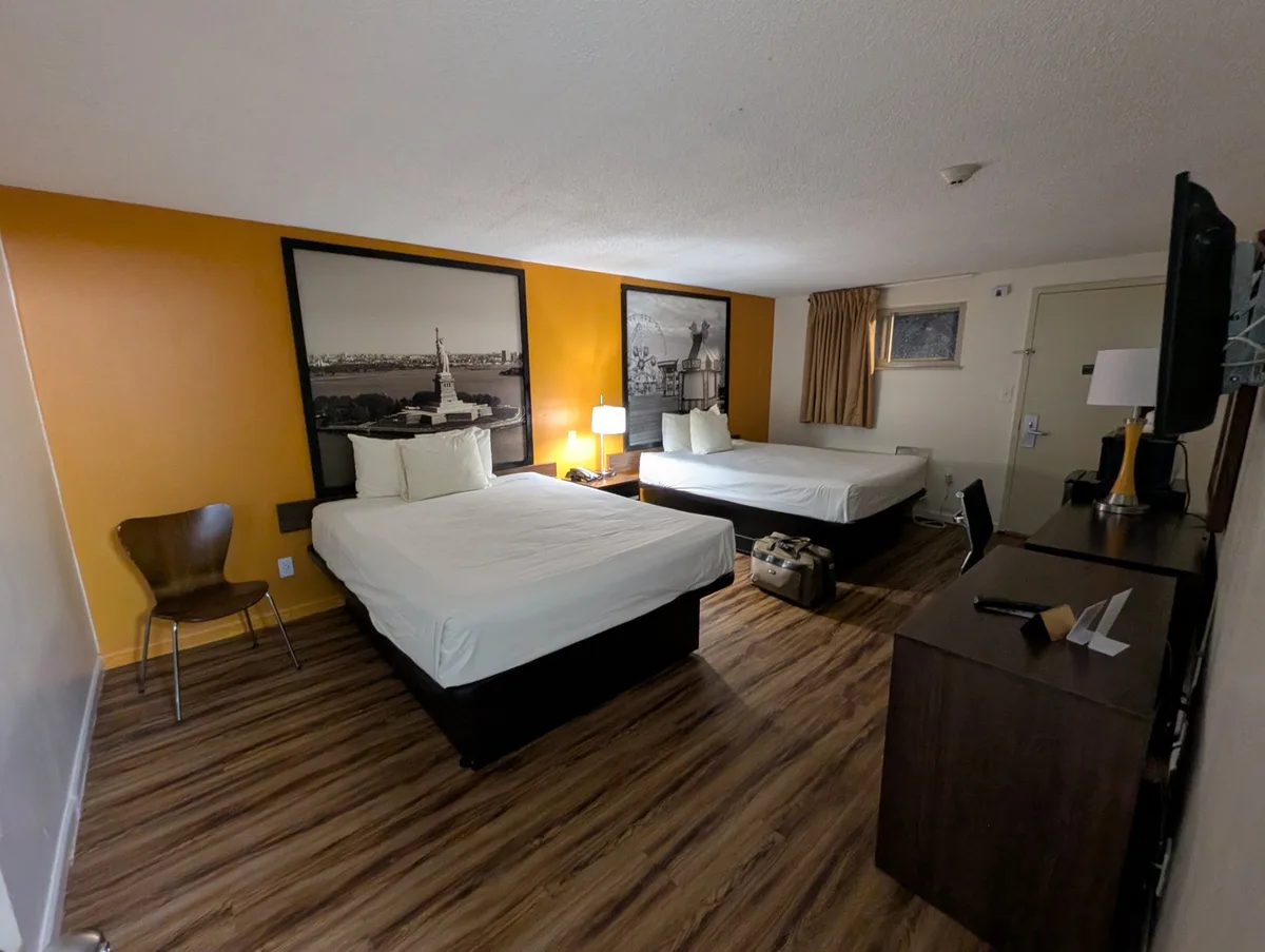 Super 8 by Wyndham North Bergen NJ/NYC Area — 3