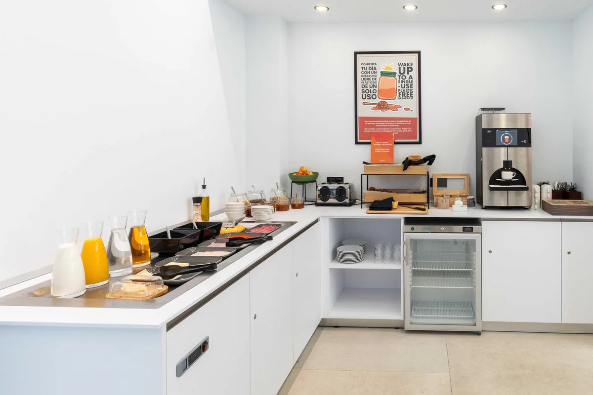 easyHotel Madrid Alcala — 2