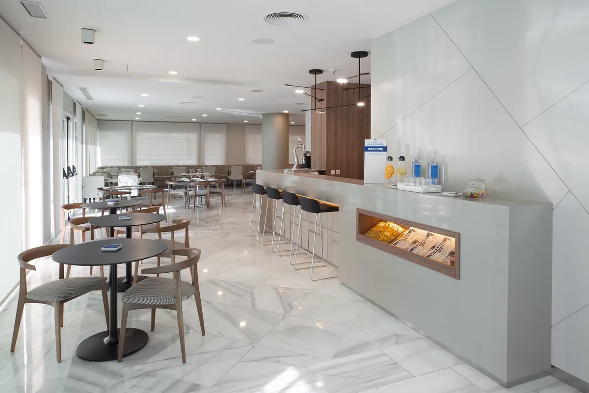 Hotel NH Madrid Barajas Airport — 3