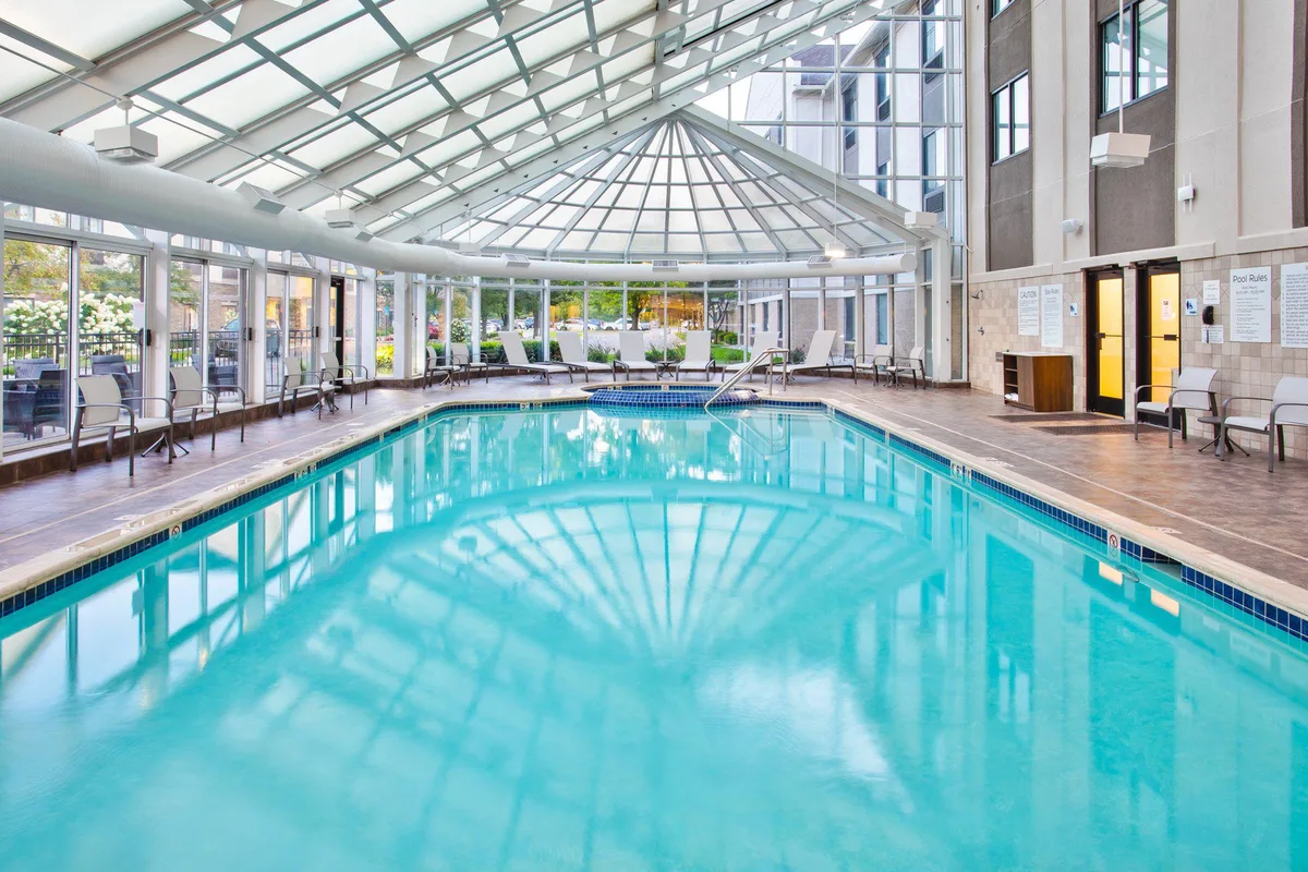 Holiday Inn Express & Suites Belleville (Airport Area) by IHG