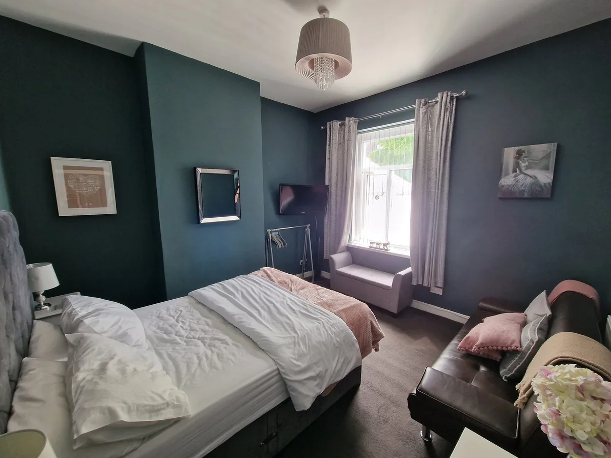 Inn Cardiff — 2