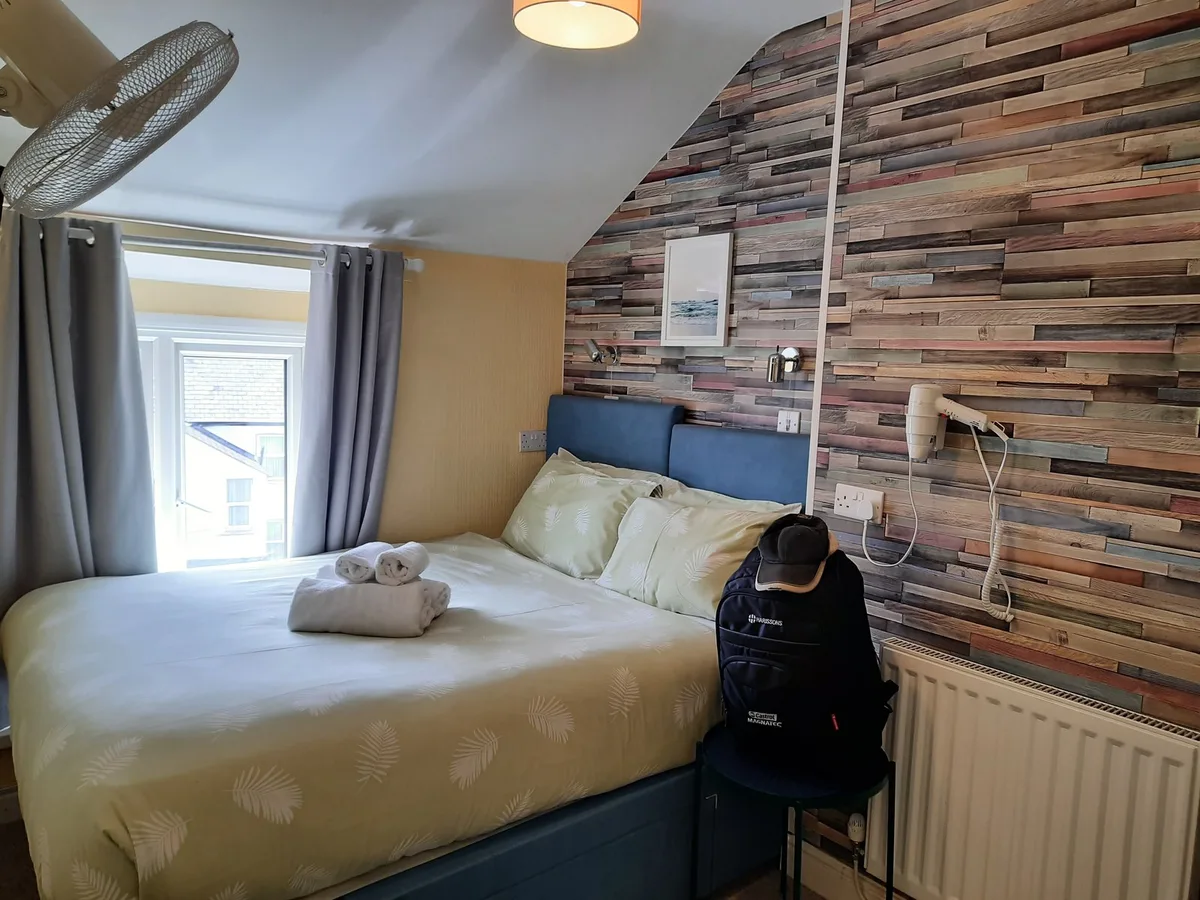 WiseStay — 3