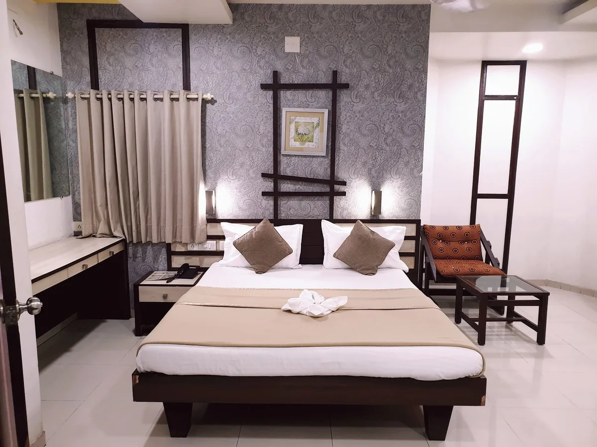 Hotel Airport Plaza — 2