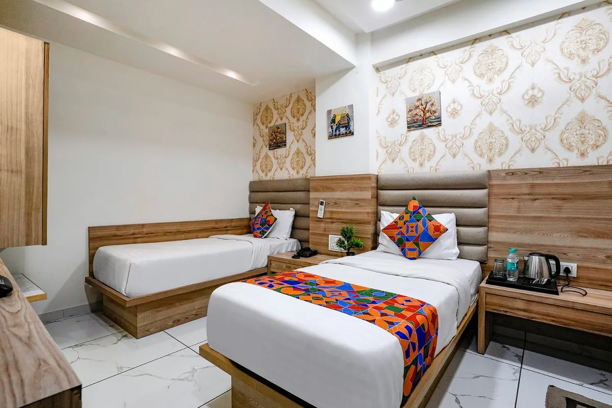 HOTEL ASIANA — 2