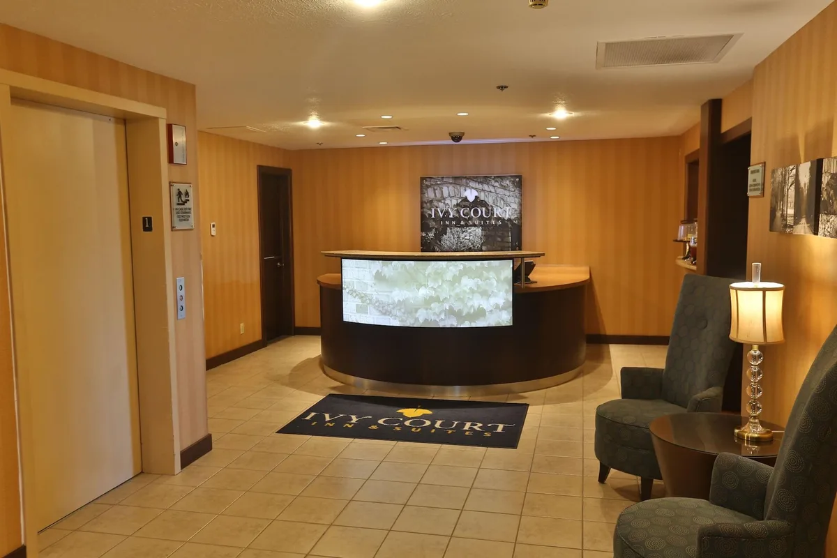 Ivy Court Inn & Suites — 2