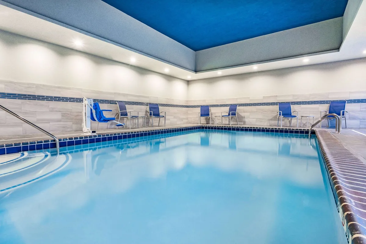 LaQuinta Suites by Wyndham South Bend Notre Dame Area — 3