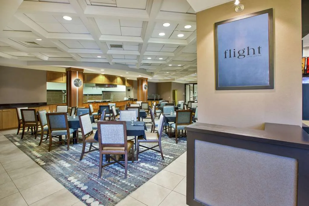 Embassy Suites by Hilton Columbus Airport — 3