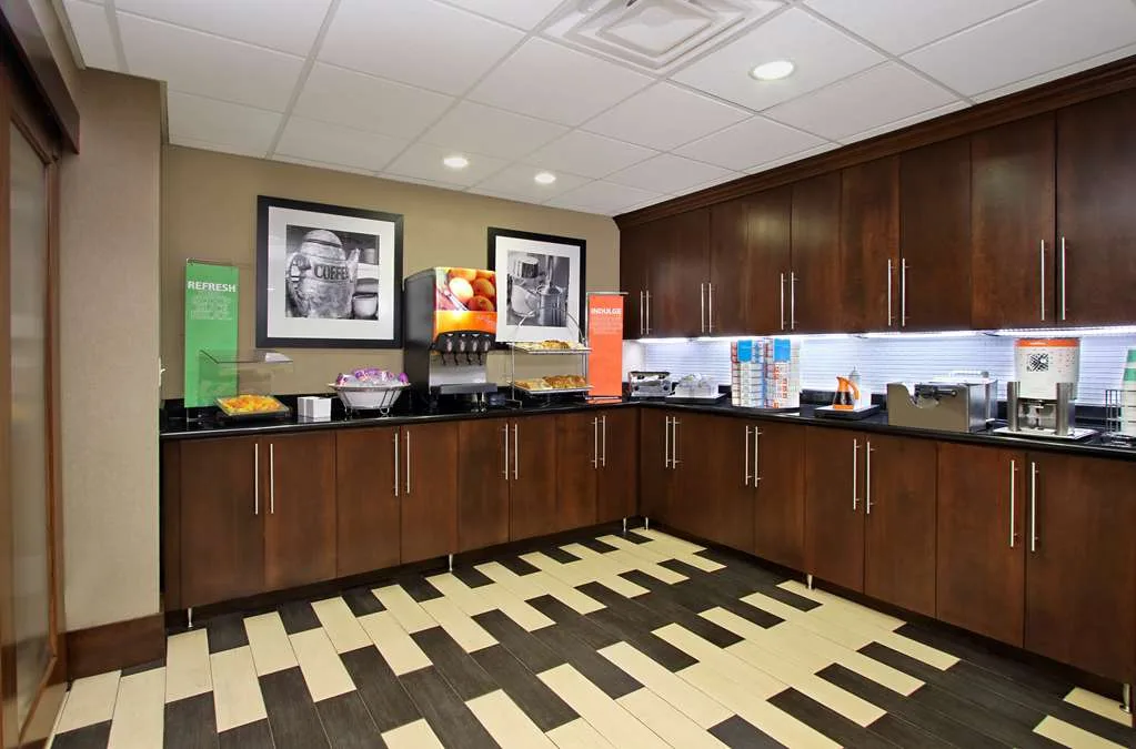Hampton Inn & Suites Columbus Hilliard — 2