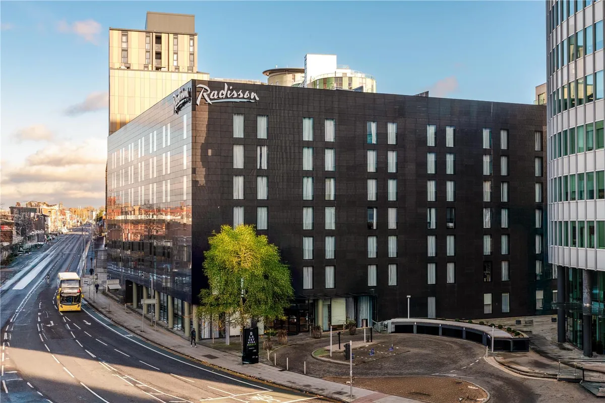 Radisson Hotel Manchester City Centre, A Verified Net Zero Hotel — 3