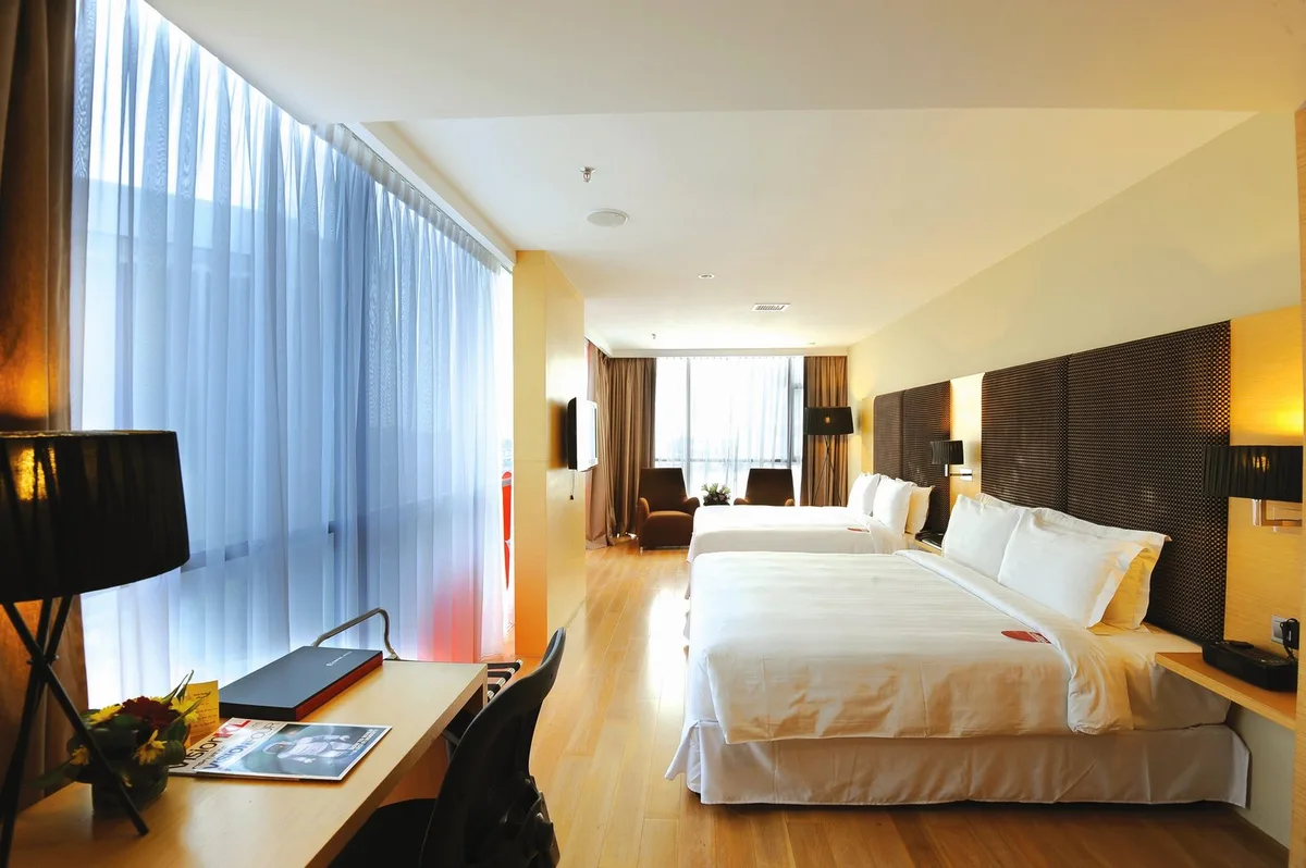 Sunday Hotel Subang — 3