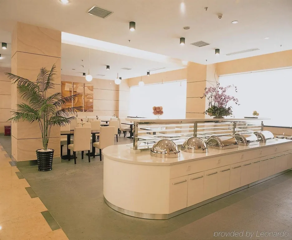 B & B Inn Xuhui Hotel