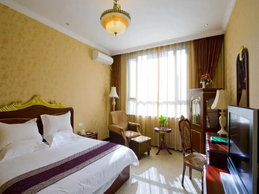 Xinhui Hotel — 2