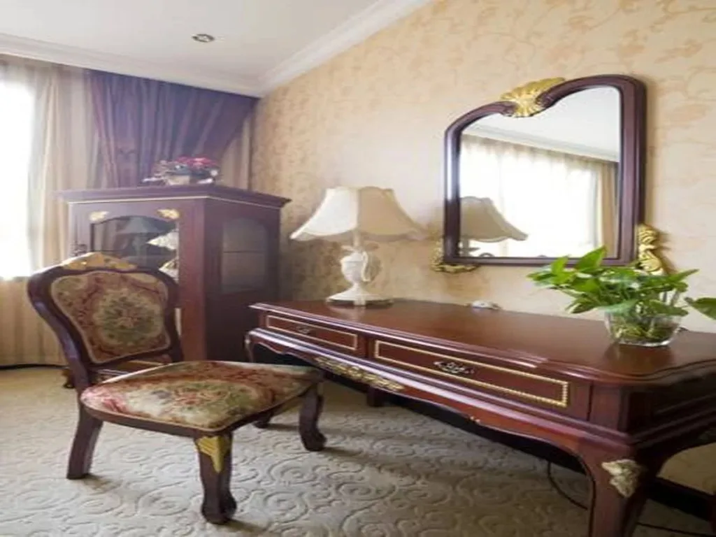 Xinhui Hotel — 3