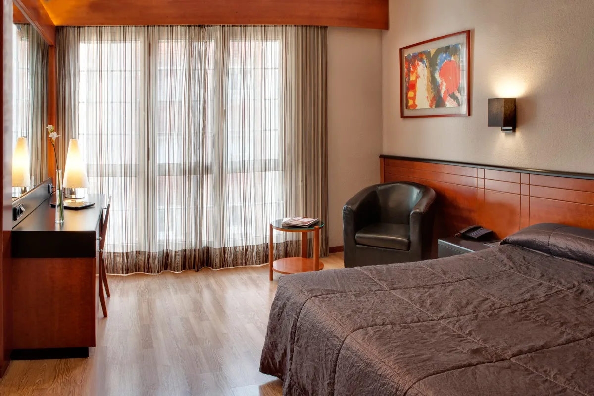 Derby Hotel 4 — 3