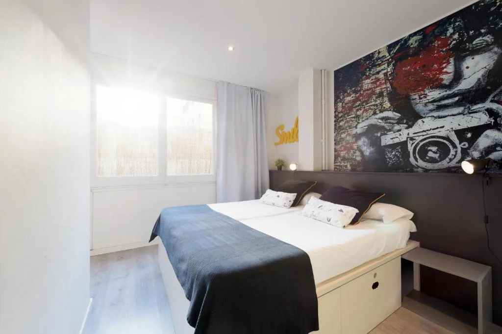 Free Hostels Barcelona — 3