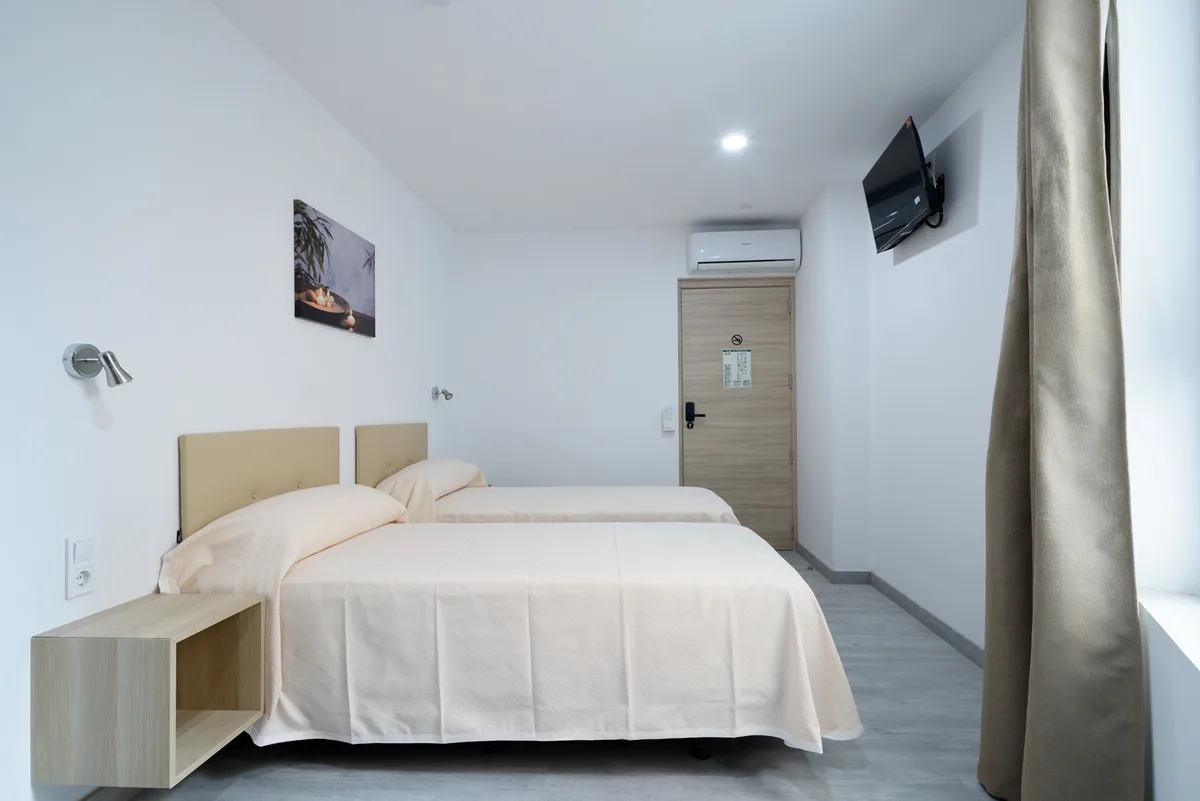 HOTEL PLINI — 2