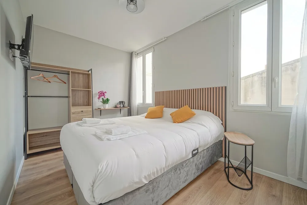 Hôtel Trianon Saint Ouen — 2