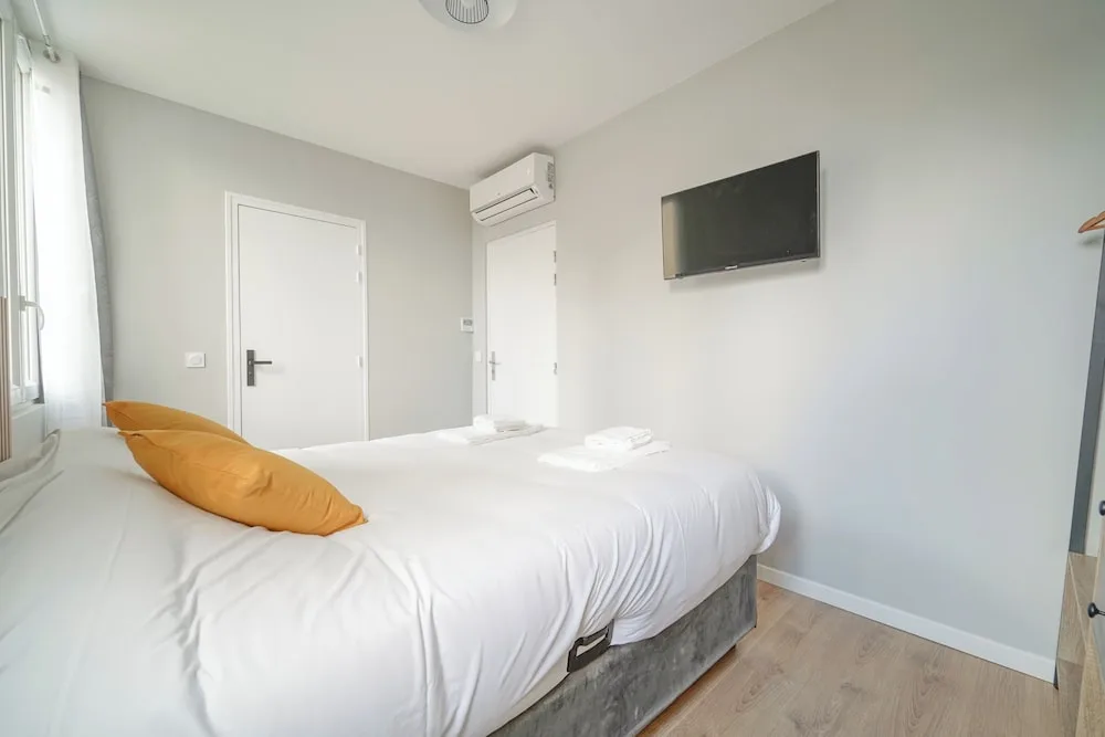Hôtel Trianon Saint Ouen — 3
