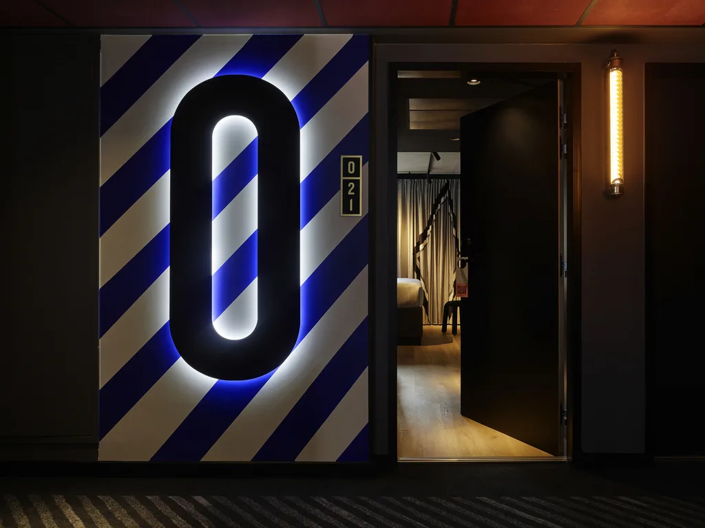 TRIBE Paris Saint Ouen — 2