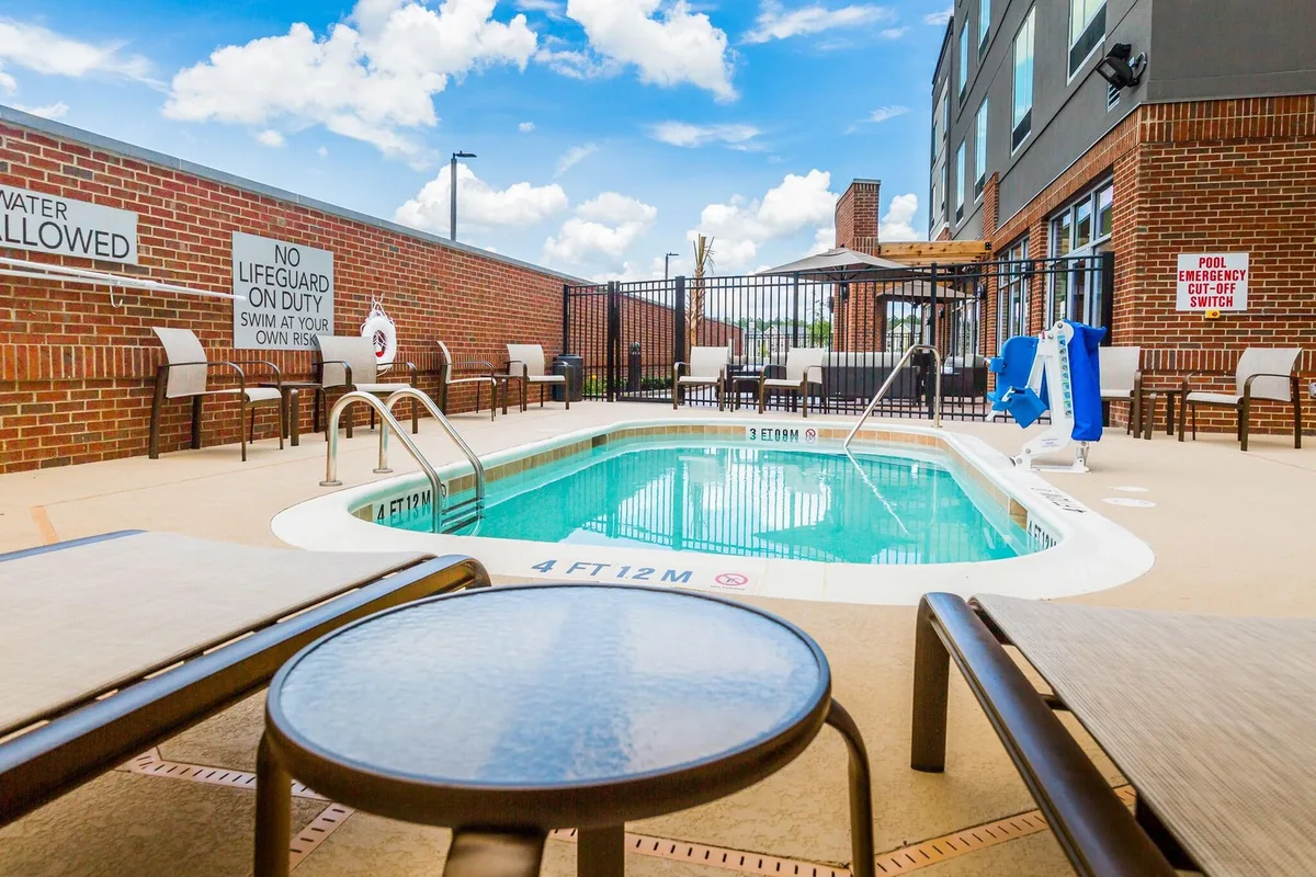Courtyard by Marriott Columbia Cayce — 3