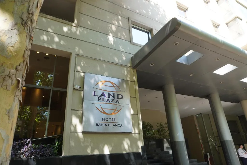 Land Plaza Hotel