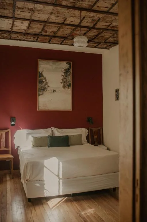 La Noire Petit hotel