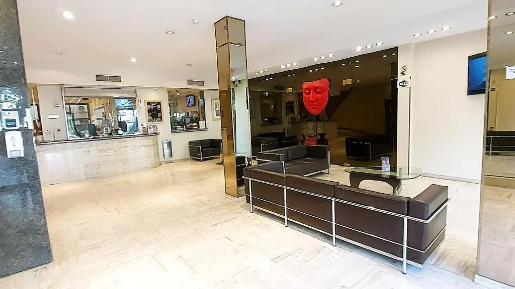 Corrientes Plaza Hotel — 4