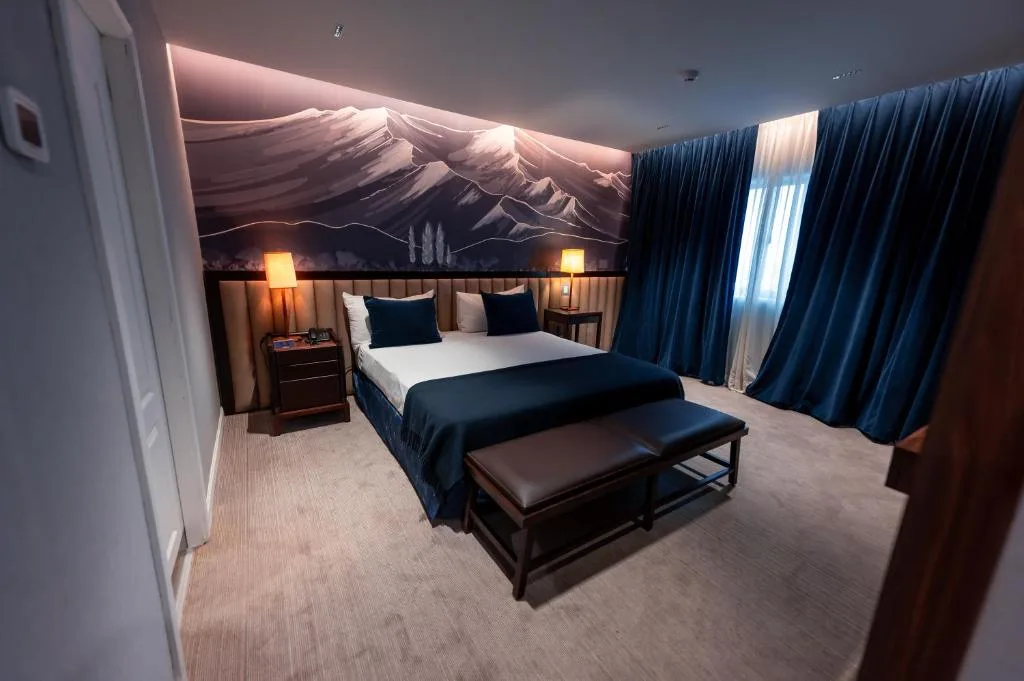 Naindo Park Hotel — 2