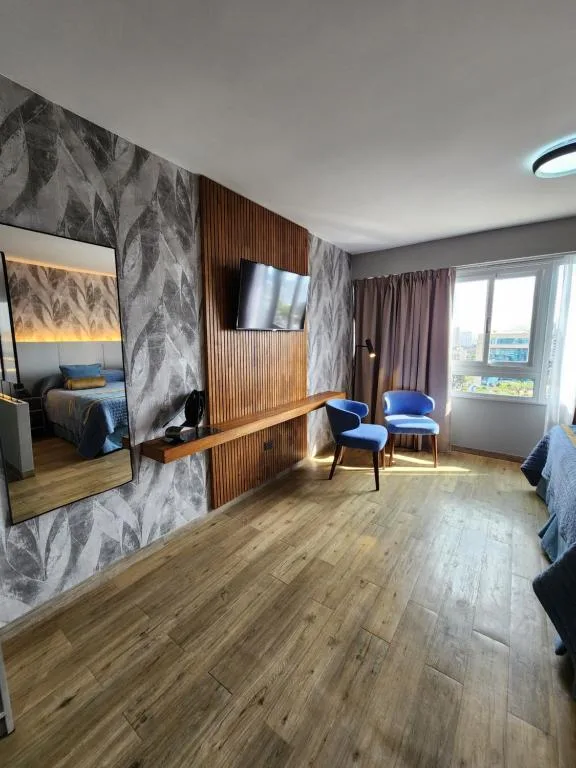 Hotel Continental — 4